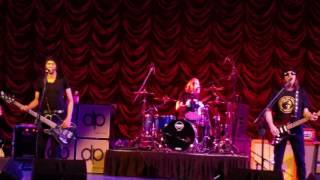 King&#39;s X - &quot;A Box&quot; (live)