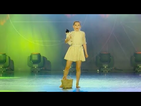 Elliana Walmsley - Goodbye Yellow Brick Road