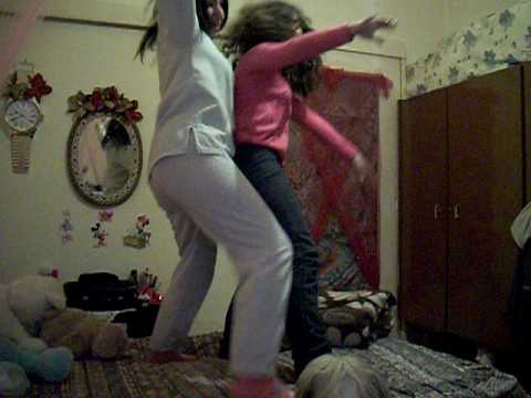 Nancy Sinatra ft Velvet 99 - These Boots Are Made For Walking.avi