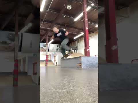 Wade Desarmo Hardflip BS Nosegrind BS 180 out!