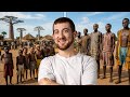World S Tallest Smallest People Are Neighbors
