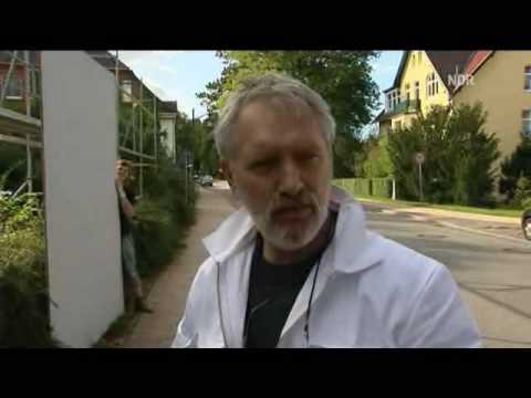 Kunst-Installation Helmut Preller Klage- und Gedenkmauer in Schönberg