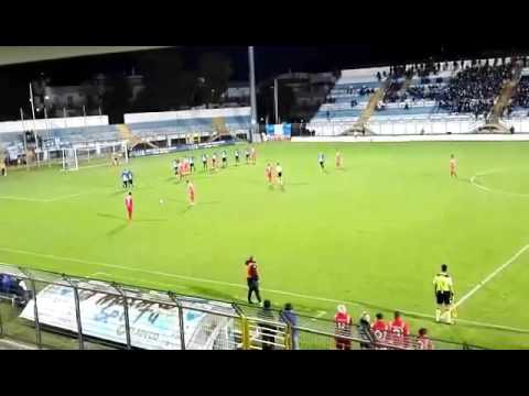 Palla gol Akragas con la punizione di Zanini e il tiro di Salvemini