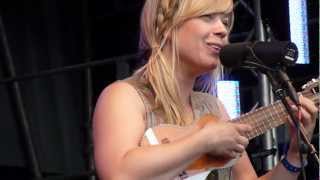 Basia Bulat - It can't be you : Live at Peace & Love 2012