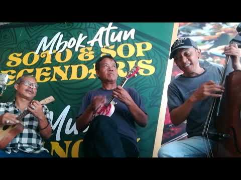 lgm kenangan kasih - cover pengamen solo. keroncongan Ari grub
