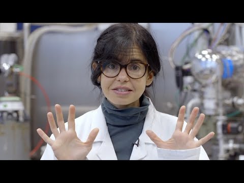 What are chiral materials and why are these important with Dr Jess Wade