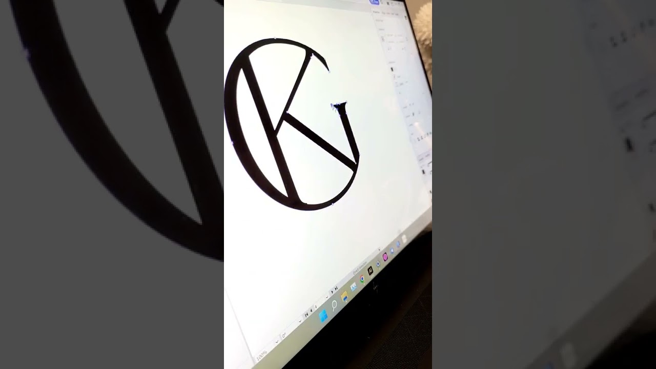 Design a logo with us ✨️ From the letters G+K