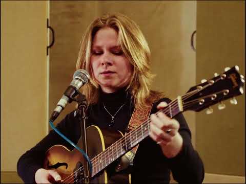 Katie Spencer - Cold Stone (Live Session)