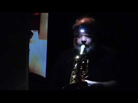 Från Kontrabassaxen, 1a låten på barytonssax