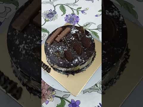 Full chocolate flavour cake