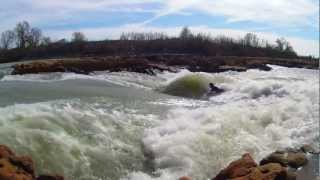 preview picture of video 'Feather River surfing 2. Yuba City @ Shanghai Bend'