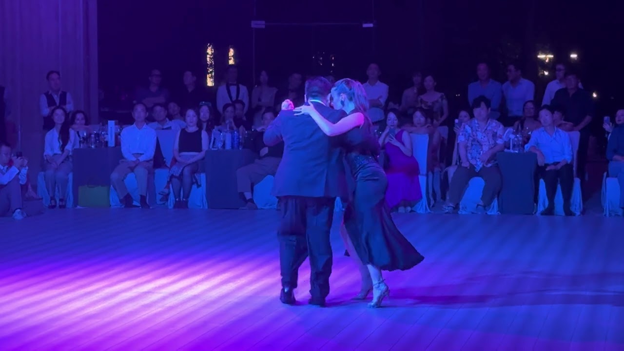 Video thumbnail for Carlitos Espinoza y Augustina Piaggio Jul 2024 Shanghai Festival, Milonga de Mis Amores
