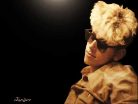 Photographic Ektom vs. Dominatrix Remix