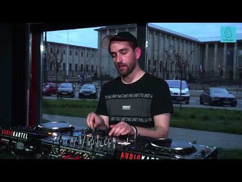 The Blue Oyster: MAZI / 29.04 / 19 - 20