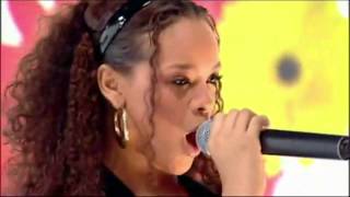 Rihanna - Kisses Don't Lie (video)