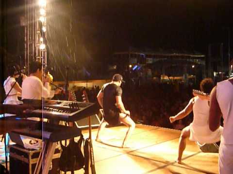 Mania de Toalha - Bumbum No Chão