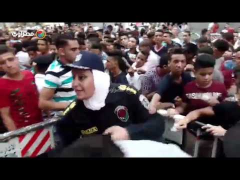 انتشار الشرطة النسائيه أمام سينمات وسط البلد خلال احتفالات عيد الفطر