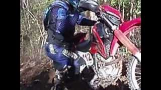 preview picture of video 'Dárcio subiu a moto do Valtinho na Trilha da Onça em Pedregulho - 28-10-12'