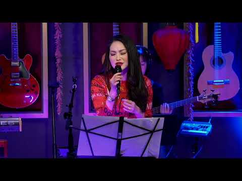 Ai Đưa Em Về - ST Nguyễn Ánh 9 - Ca Sỹ HỒ HOÀNG YẾN