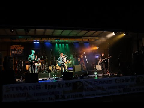 Lennium Fighters - "Miss Control It All" (live at Harvest Moon 2019)