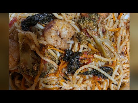 The EASIEST / TASTIEST Jollof spaghetti recipe - READY IN 20 MINUTES