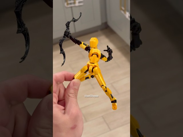 Vídeo relacionado con GVMJHYK Figura Articulada Caballero Oscuro T13 Action Figure con Capa y Armas Juguete de Montaje para Adultos Fan Dummy 13 Robot Guerrero Regalo de Colección Decoración Escritorio Estilo Sci-Fi