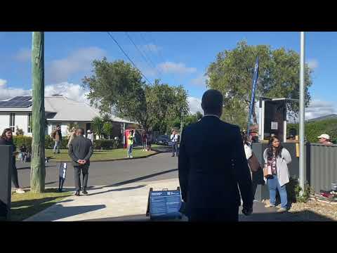 4 Colleen Avenue, Picnic Point