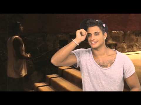 Samir Badran måste hämta en cigg.