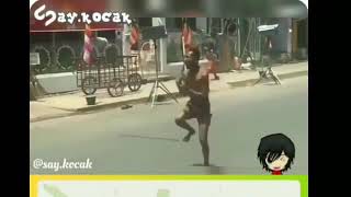 Download lagu Video lucu - orang gila joget-joget mp3