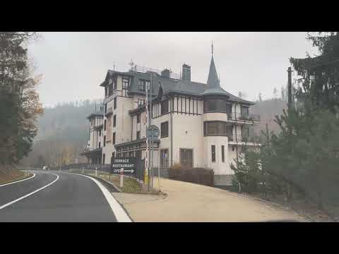 Únik z reality: Prohlídka Retro Riverside Wellness Resort s Janem Horkým