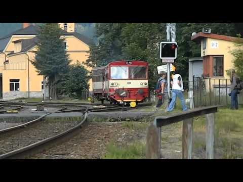 ČD 810 157 - 8 na přejezdu