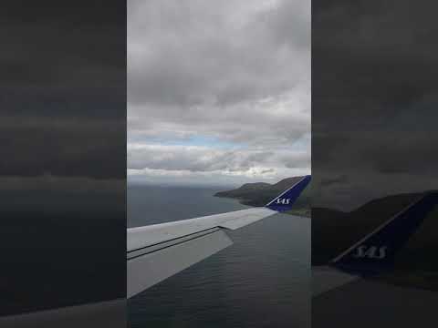 Aproximando-se do aeroporto de Ålesund, Vigra no voo SK1320 da Scandinavian Airlines de Oslo.