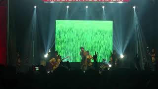 Download lagu Fourtwnty - Segelas Berdua (Live) mp3