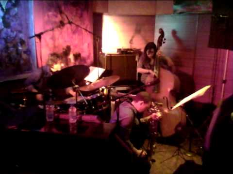 Moonless (Sylvain Cathala Trio)