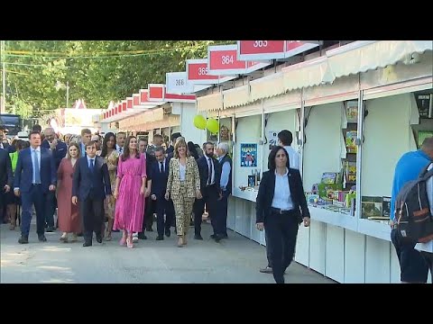 La FERIA del LIBRO de MADRID ARRANCA SIN RESTRICCIONES y con la ILUSIÓN de los LECTORES | RTVE