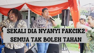 Download lagu Sekali dia nyanyi pakcik2 tak boleh tahan..ENJOY!!! mp3