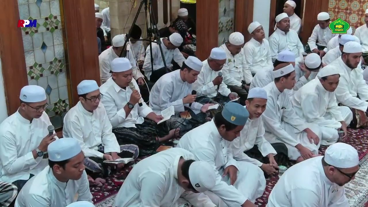 Habib Syech Bin Abdul Qadir Assegaf Senandungkan dengan Indah Shollawat Sholla'alaikallahu Ya Adnani