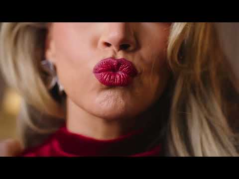 Theatre Review: Pretty Woman: The Musical; Samantha Jade exudes big, huge charm in faithful, pop-driven adaptation - The AU Review