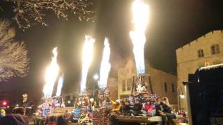 preview picture of video 'Appleton Wisconsin Christmas Parade 2014, Hot Air Ballooning Flares'