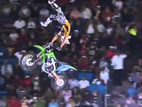 Red Bull X Fighters 2009 Mexico Semi Final 2   Levi Sherwood vs Mat Rebeaud