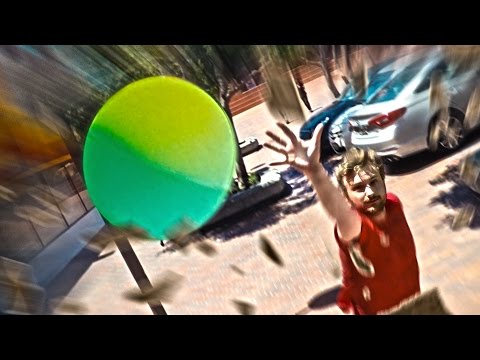 Una pelota fuera de control hqdefault - Una pelota fuera de control