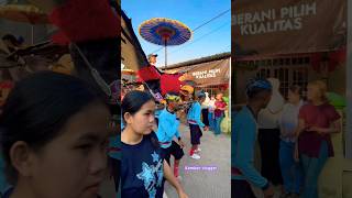 Download lagu Mang Rajawali whose dancing is going viral mp3