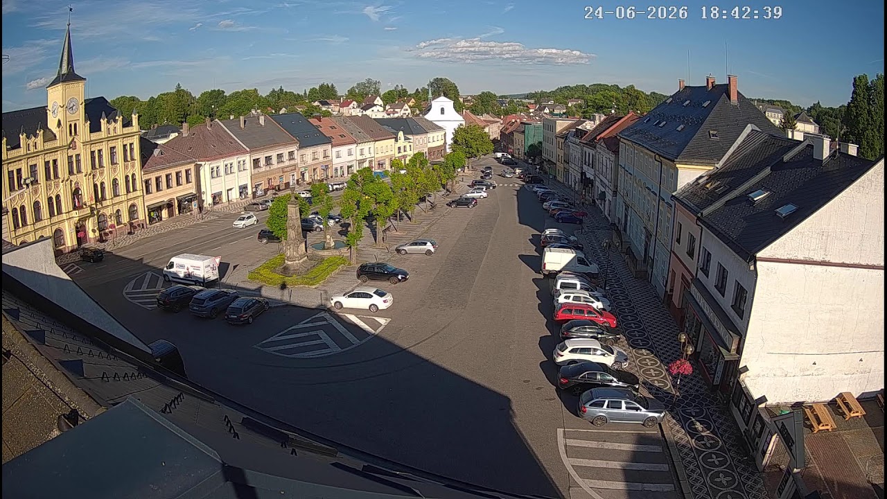 Live webcam view of Lomnice nad Popelkou Town Square