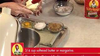 Inside the Sun-Maid Kitchen Video: Classic Raisin Oatmeal Cookies