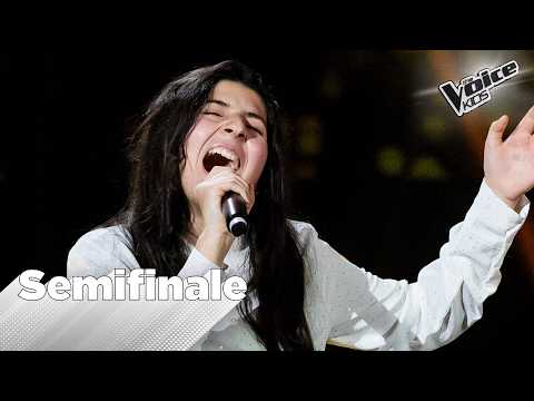 Chiara sul palco con “Tutta colpa mia” di Elodie | The Voice Kids Italy Semifinale
