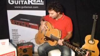 M° Marco Giocoli suona una chitarra archtop con sistema Guitareal