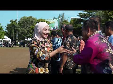 BUPATI TIKA PIMPIN APEL PERDANA DI KABUPATEN KENDAL