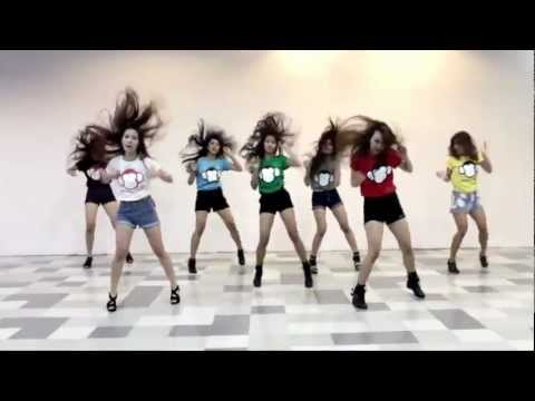 waveya-Def-G Cover Rania @ Central World 7th floor