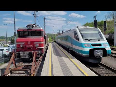 Einfahrt des InterCity 32 am 29.04.2022 in Spielfeld-Straß