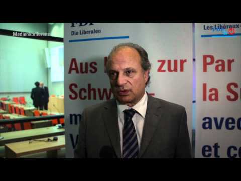 Medienkonferenz: Filippo Leutenegger erläutert die Massnahmen der FDP in der Energiefrage